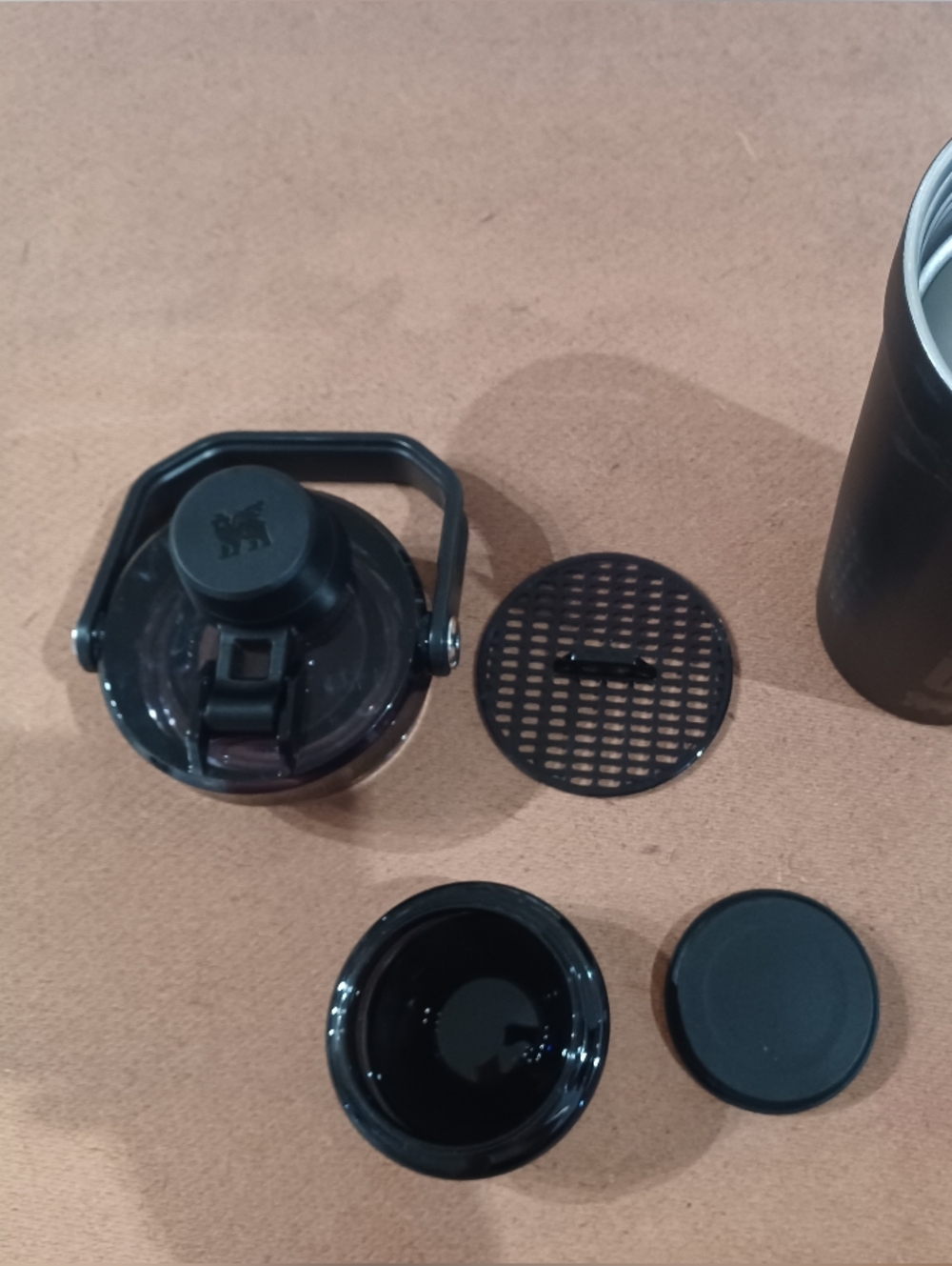 Stanley The Vitalize™ Shaker Bottle - Picture 6 of 7